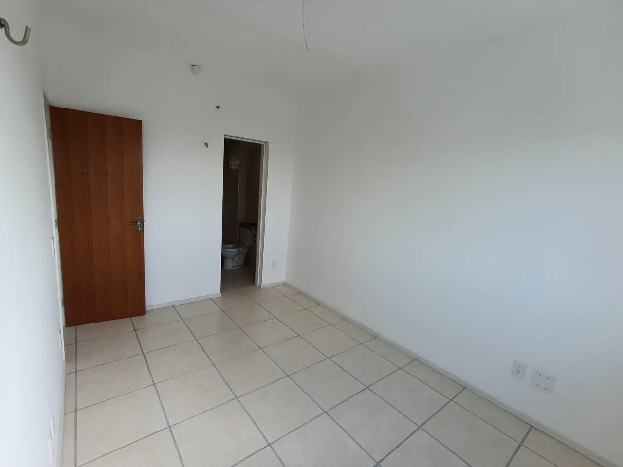 Imagem Apartamento para Venda em Fortaleza, Montese, 3 dormitórios, 1 suíte, 2 banheiros, 2 vagas