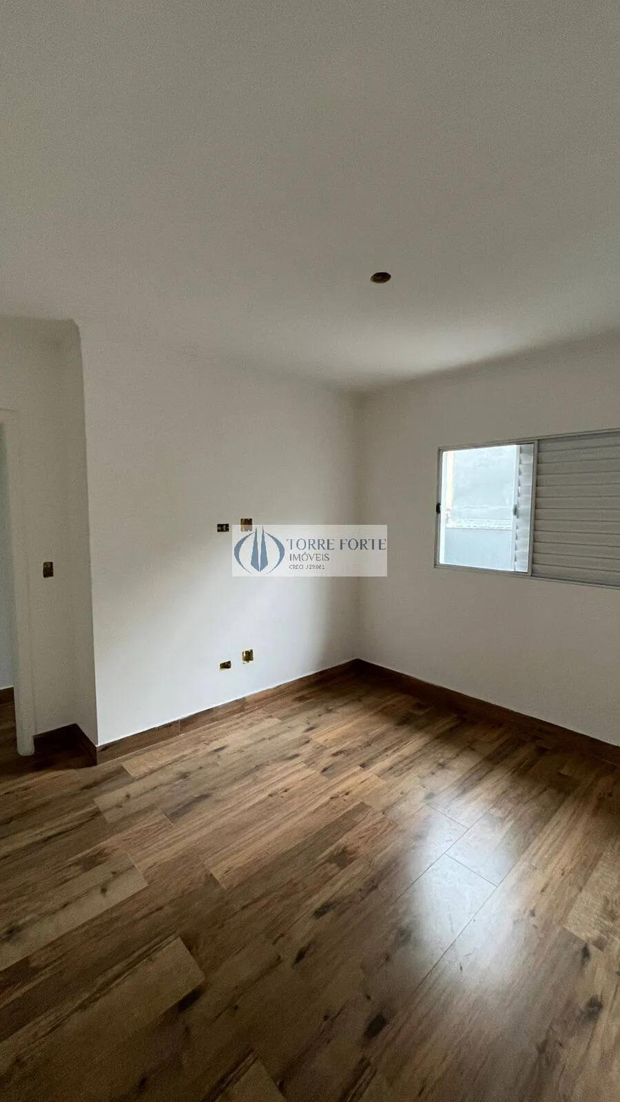 Imagem Casa sobrado novo, com 120m² em rua tranquila na Vila Canero