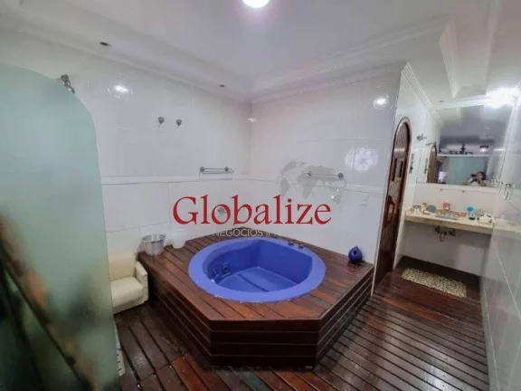 Imagem Triplex no Embaré com 5 dormitórios sendo 3 suítes 5 banheiros piscina churrasqueira e duas vagas de garagem no Embaré em Santos R$ 2.250.000,00