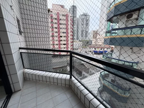 Imagem Encontre apartamentos de 1 dormitório com sacada e piscina em Praia Grande. Opções com salão de festa e salão de jogos. Confira as melhores ofertas. Á venda na Imobiliaria Consulte Imoveis.