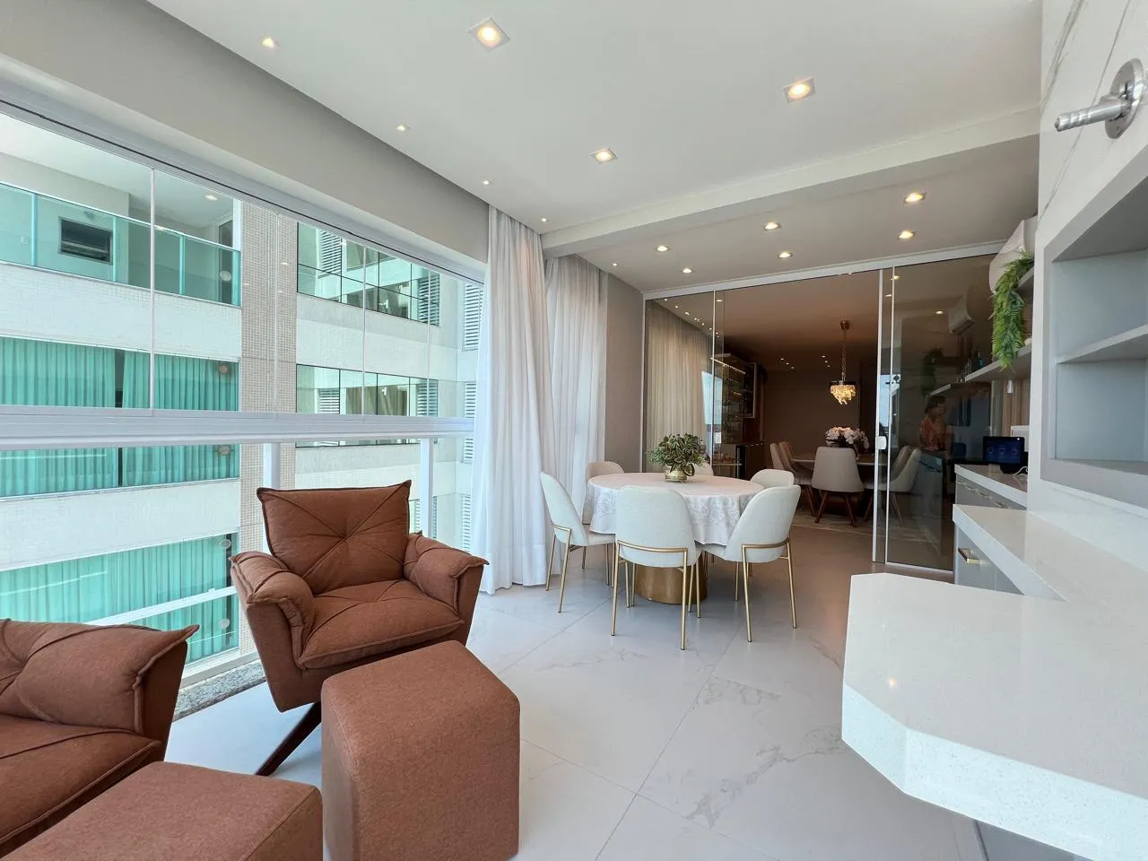 Imagem Apartamento com vista para o mar à venda com 197m2 por R$ 5.300.000,00