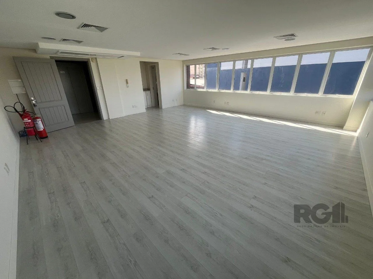 Imagem Conjunto/Sala para Venda - 57,79m², 0 dormitórios, 1 vaga - Centro Histórico