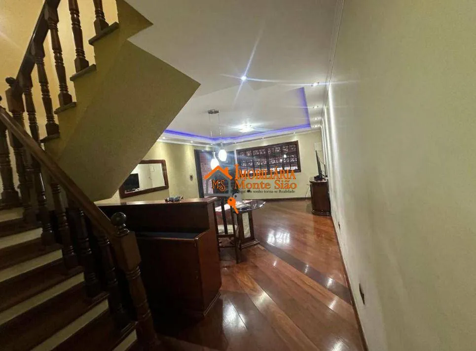Imagem Sobrado com 3 dormitórios à venda por R$ 960.000 - Jardim Rossi - Guarulhos/SP