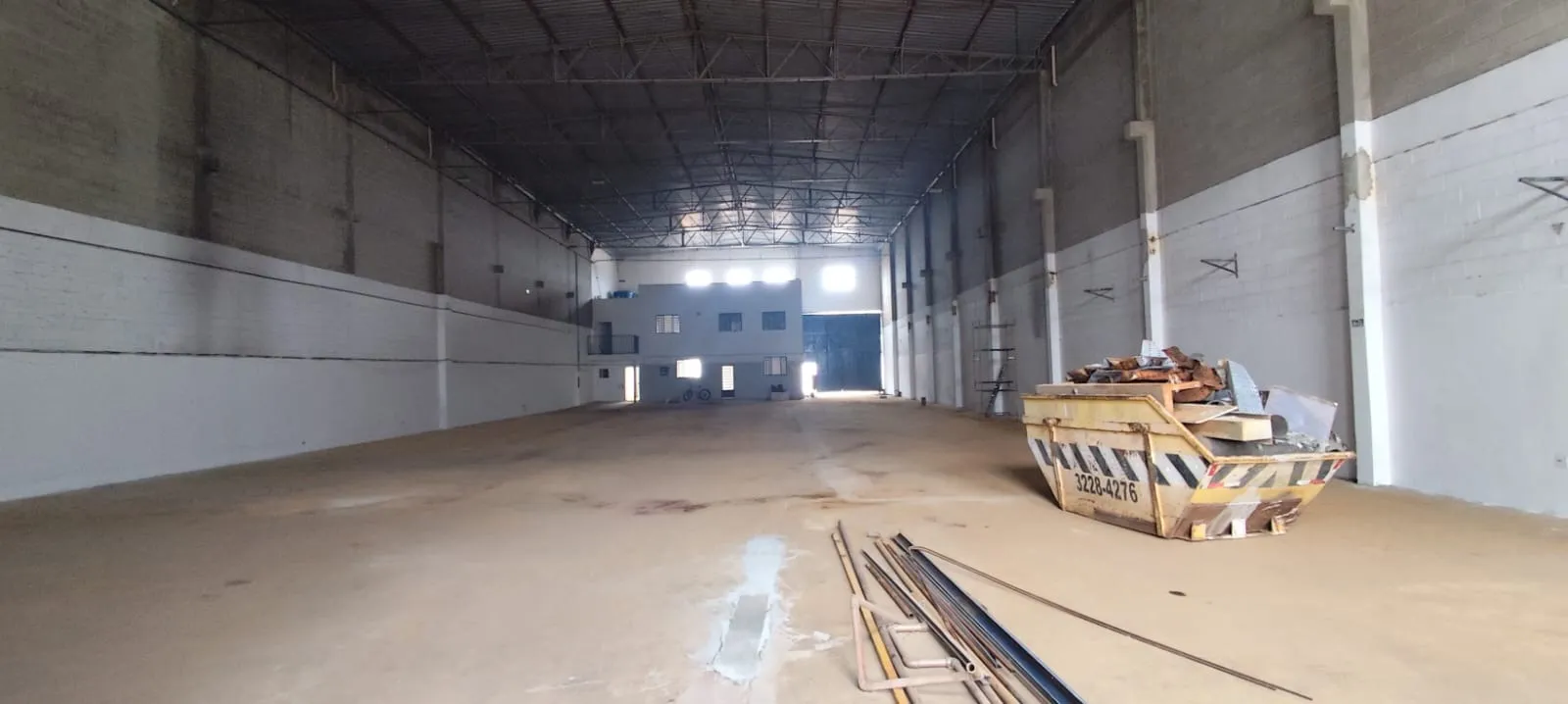 Imagem Galpão Industrial para Alugar em Sorocaba | 1.200 m² | Pé-Direito 13m | Piso 5 Ton | Zona Industrial - Éden