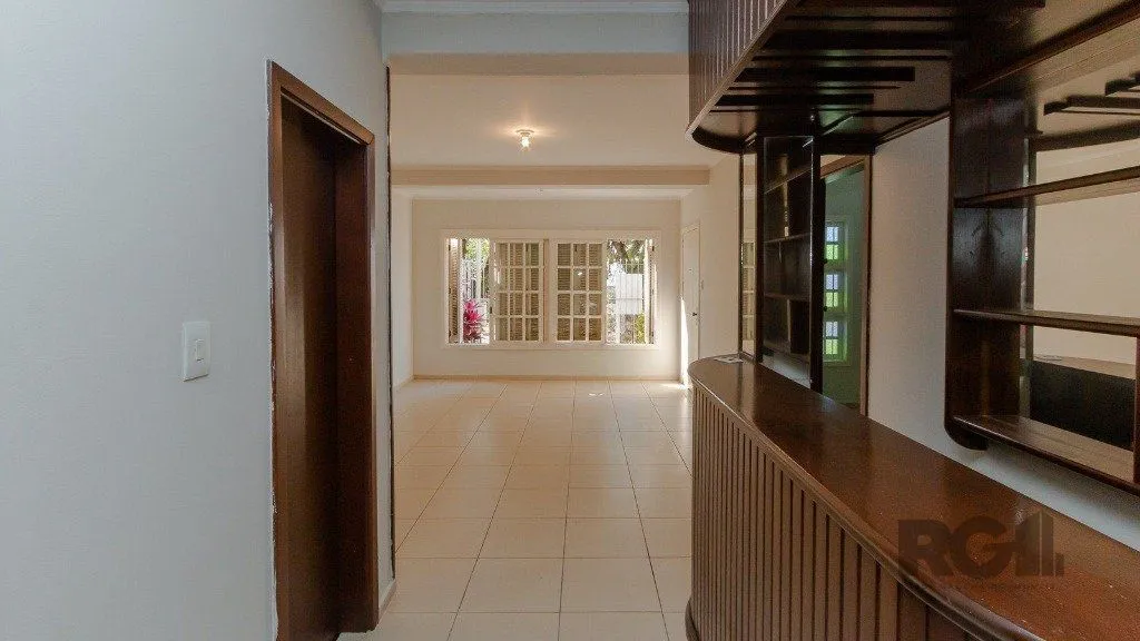 Imagem Casa com 4 dormitórios, 4 vagas no bairro Vila Jardim