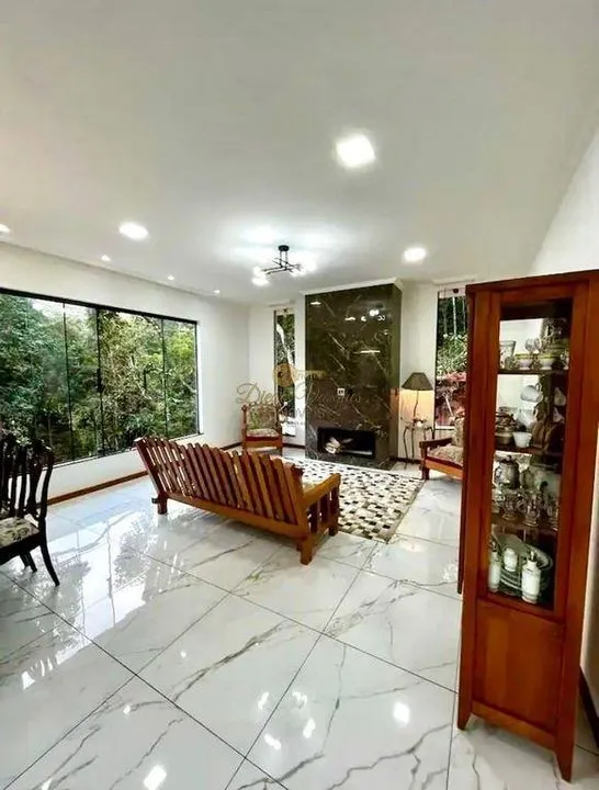 Imagem Casa para Venda em Teresópolis / RJ no bairro Albuquerque