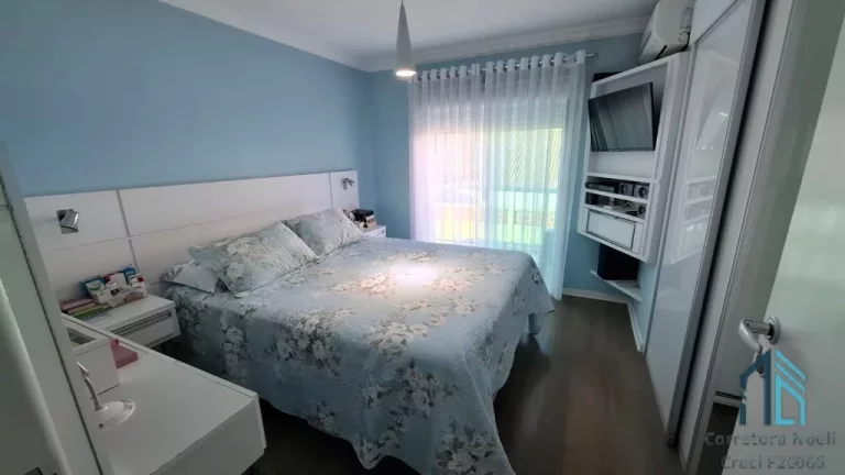Imagem Sobrado Tríplex Semi mobiliado, 03 quartos c/suíte no Guaira/Água Verde em Curitiba PR