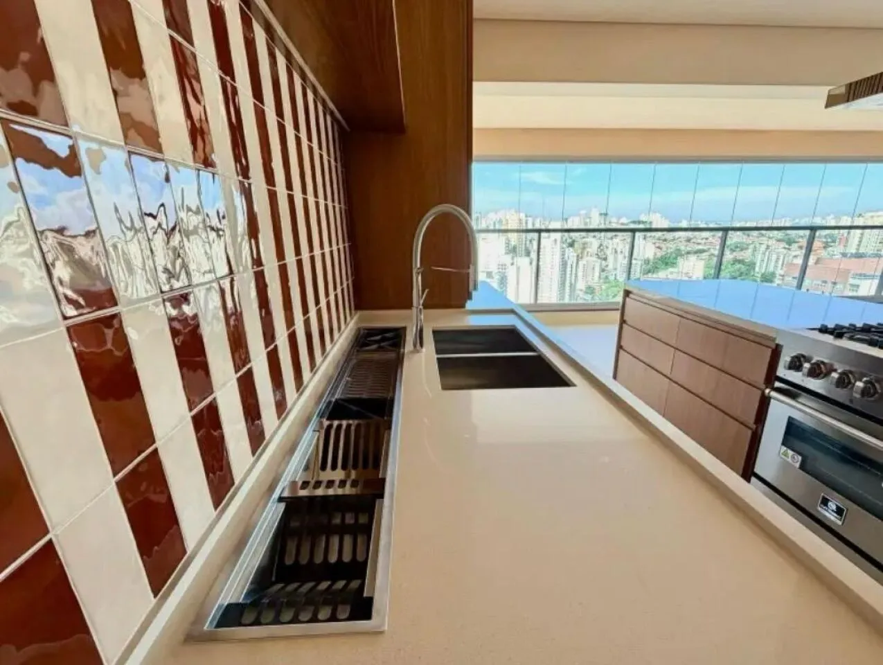 Imagem Apto com 184m² com 3 suítes e 3 vagas para Venda ou Locação na Vila Romana sem mobília