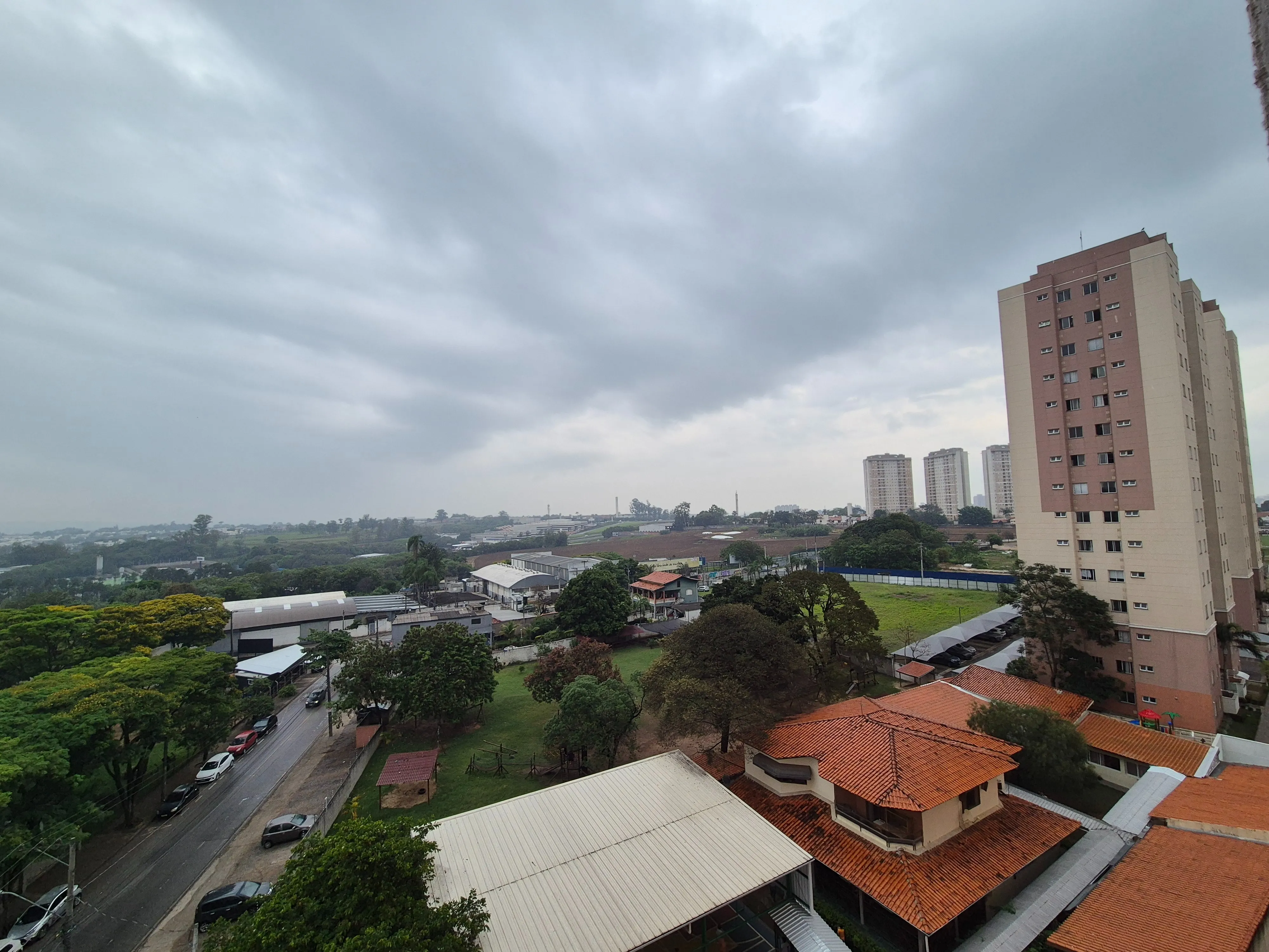 Imagem Apartamento à venda no Jardim São Carlos, Sorocaba, 51 m², 2 dormitórios, varanda, andar alto, vista livre, lazer completo e próximo ao Campolim