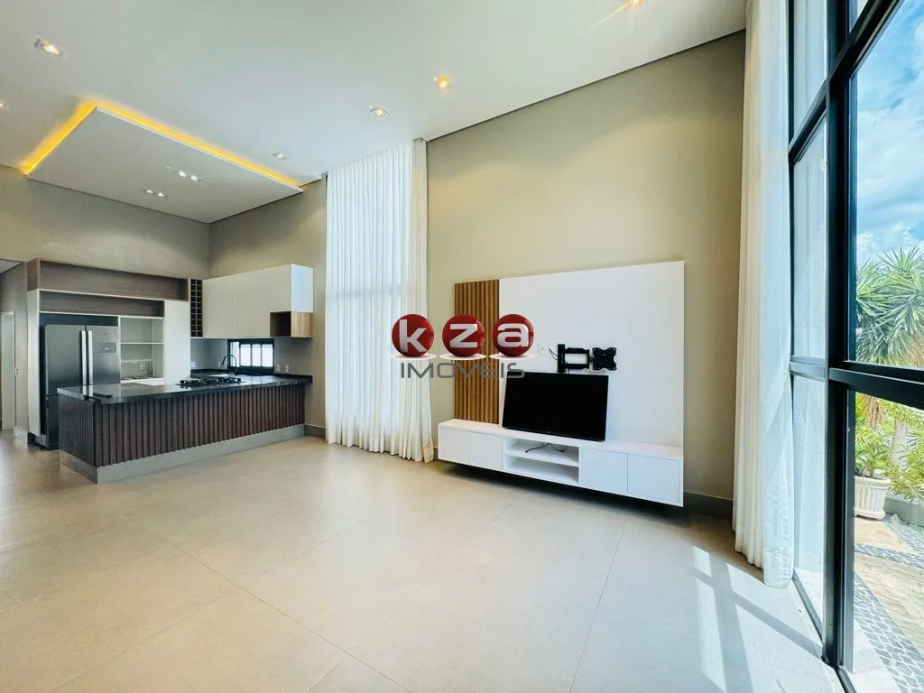 Imagem Casa de luxo a venda no Condomínio Portal do Jequitibá em Valinhos-SP: 3 quartos, 3 suítes, 2 salas, 4 banheiros, 2 vagas, 157m².
