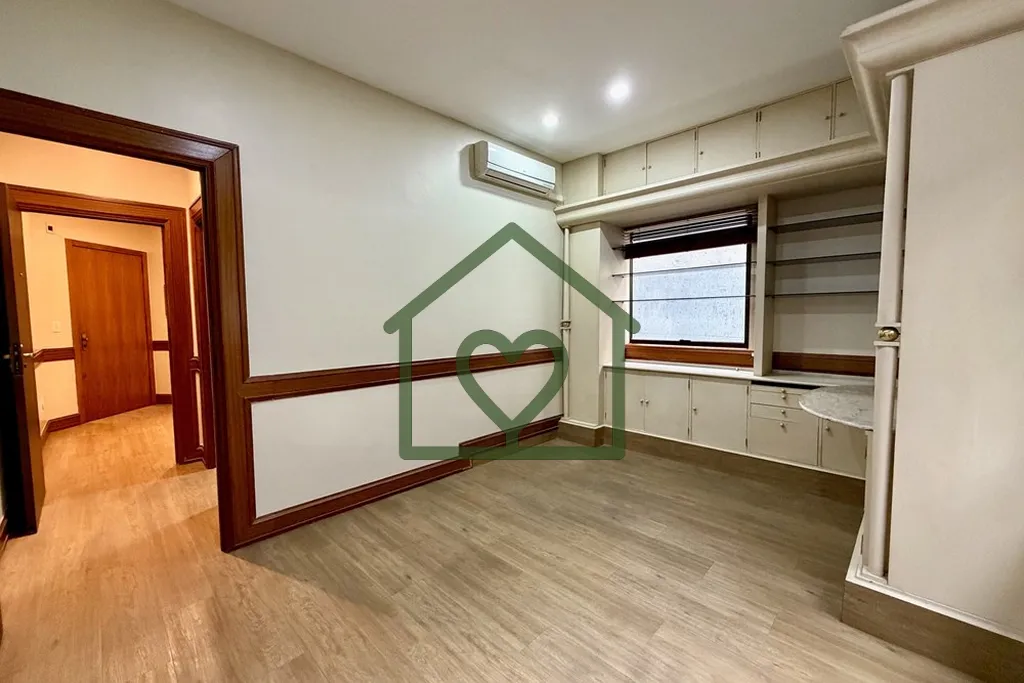 Imagem Consultório com 2 salas de atendimento, isolamento acústico e vaga de garagem!

Localizado no bair...