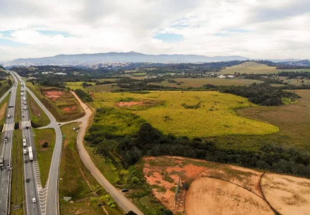 Imagem Incrível Área Industrial Frente Rodovia 519.000 m²!