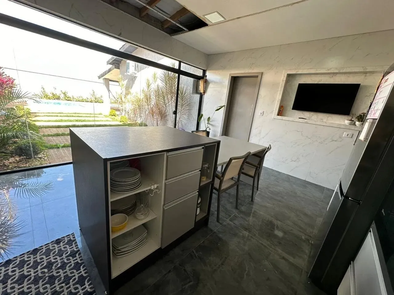Imagem Casa Semi Mobiliada no Ibiti do Paço - 310m² Construídos, 3 Suítes e Piscina