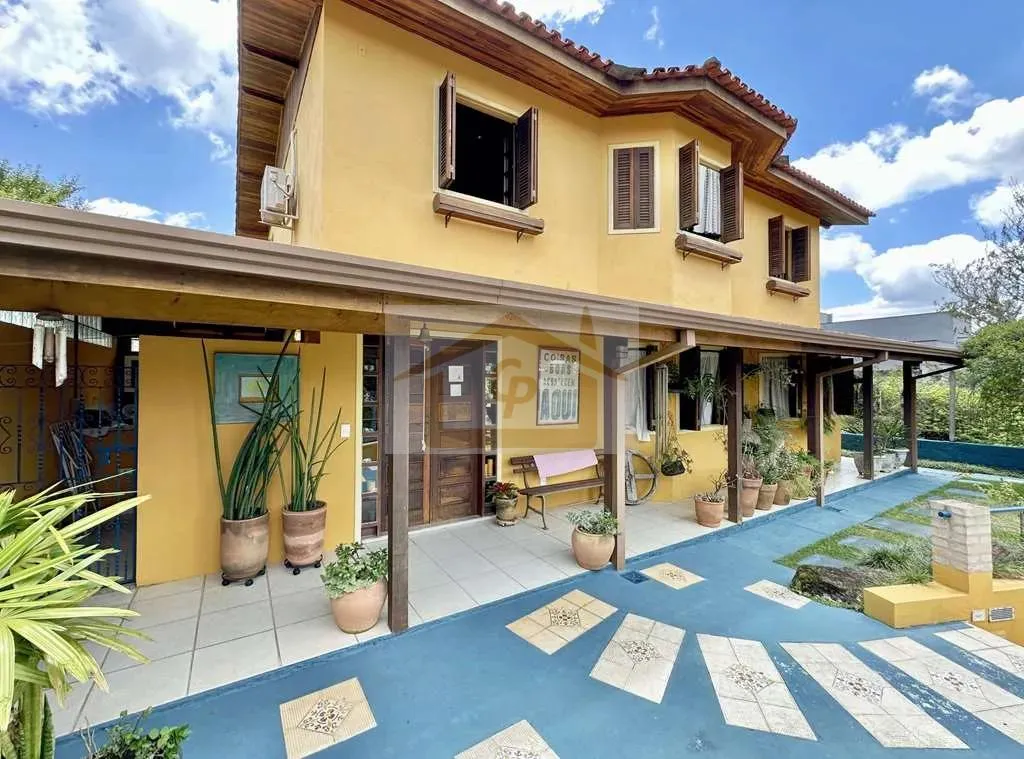Foto do imóvel Rústica, avarandada, Mista alvenaria e madeira de lei, 3 dorms/1ste, gourmet, lareira!