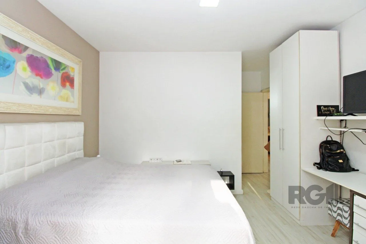 Imagem Apartamento de dois dormitórios e dois banheiros no bairro Bom Fim / Rio Branco em Porto Alegre!