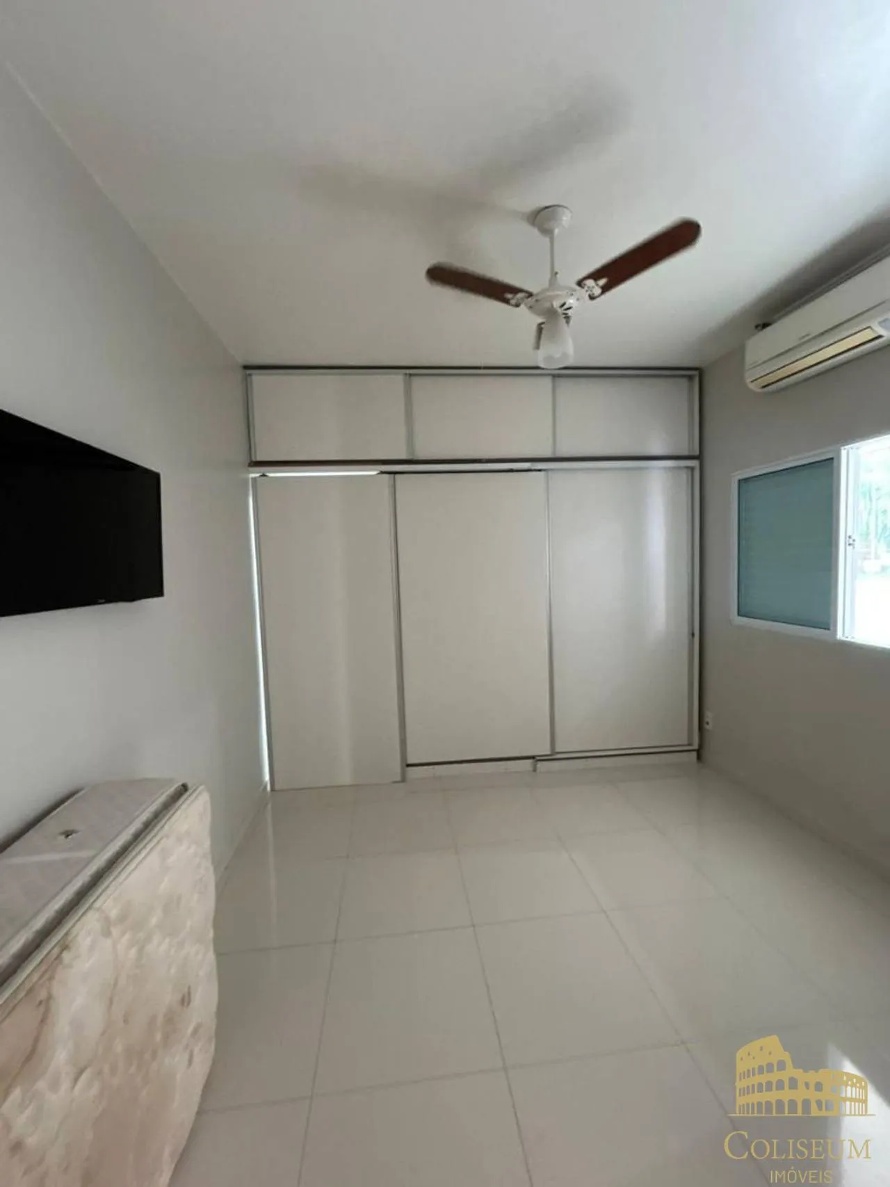 Imagem Casa com 3 dormitórios à venda, 110 m² por R$ 800.000,00 - Vila Guilhermina - Praia Grande/SP