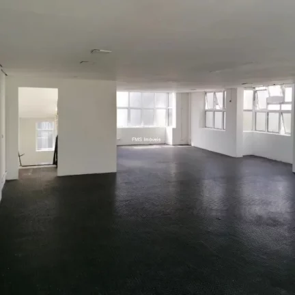 Imagem Prédio comercial com 477m2 em Alphaville