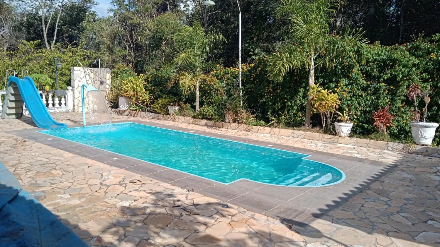 Imagem Vendo um excelente sítio em Carmo do Cajuru /MG , com 90.000 m² de área,