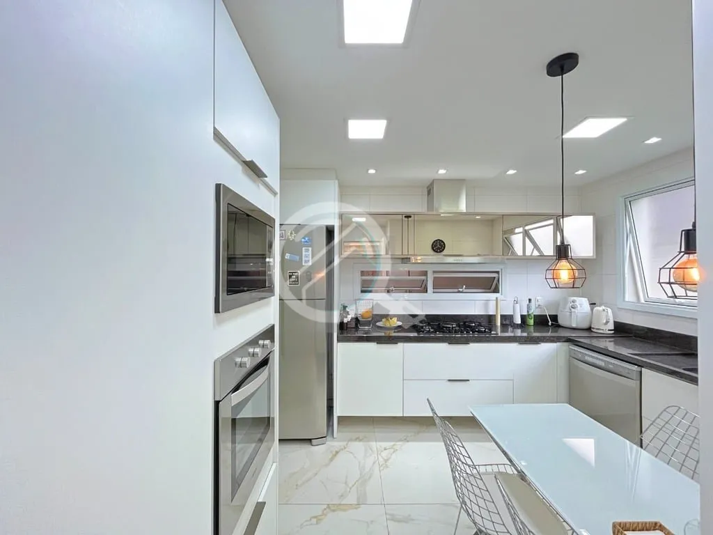 Imagem Apartamento de 170 m², mobiliado e decorado, 3 suítes e 3 vagas no bairro Petrópolis. Imóvel pos...
