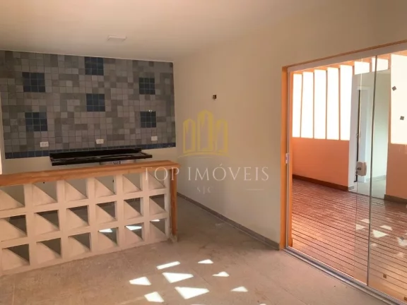 Belissima Casa Térrea Recanto Santa Barbara 3 Dormitórios 2 Suítes 200m² de Construção em Rod. dos Tamoios, Km 22,5