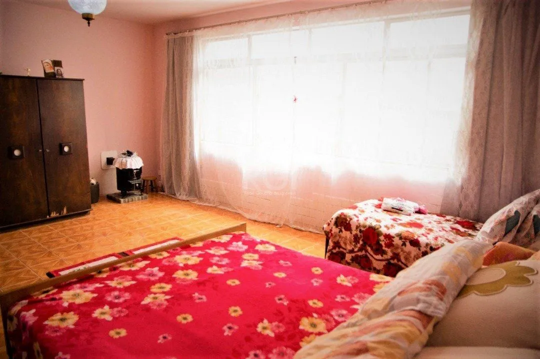 Imagem Casa para Venda - 423.16m², 4 dormitórios, sendo 1 suites, 4 vagas - Glória