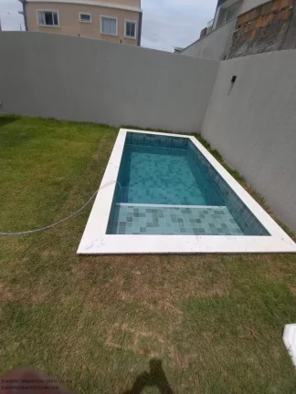 Imagem Casa de luxo em condomínio à venda em Camaçari-BA, Vila de Abrantes: 4 quartos, 4 suítes, 2 salas, 1 banheiro, 3 vagas, 148m².