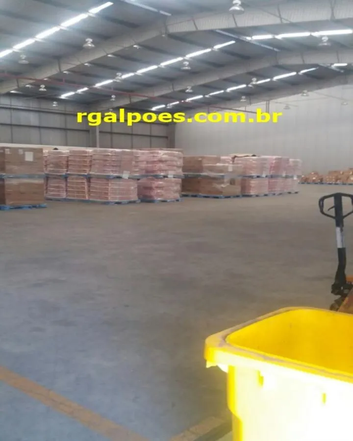 Imagem Galpão para Locação em DUQUE DE CAXIAS, Jardim Primavera, 2 banheiros