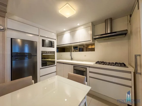Imagem Apartamento Quadra Mar para Venda em Balneário Camboriú, CENTRO, 2 dormitórios, 1 suíte, 2 banheiros, 1 vaga