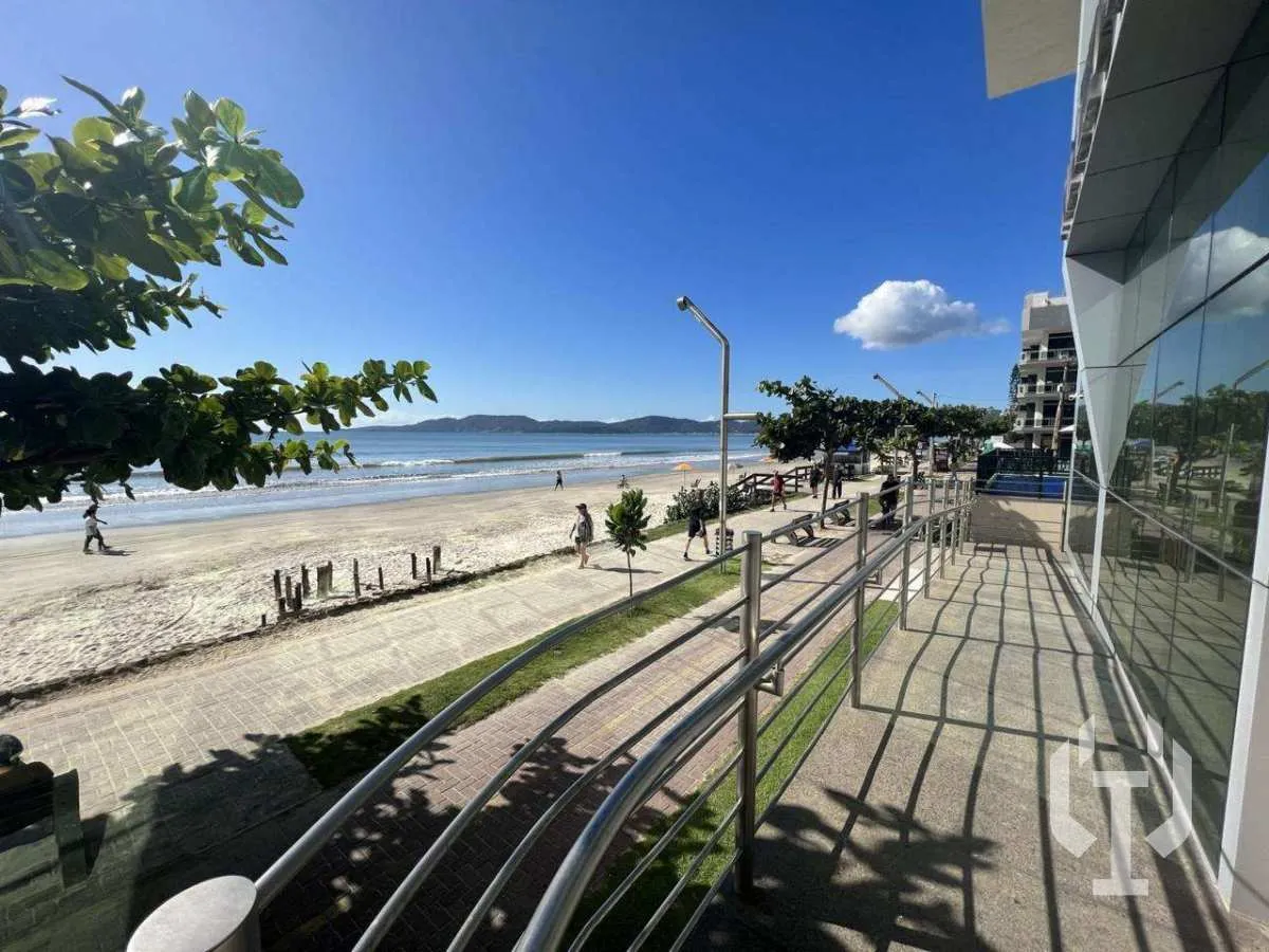 Imagem Apartamento à venda, no PALAZZO DEL MARE em Itapema, Meia Praia, com 4 quartos, 240m2