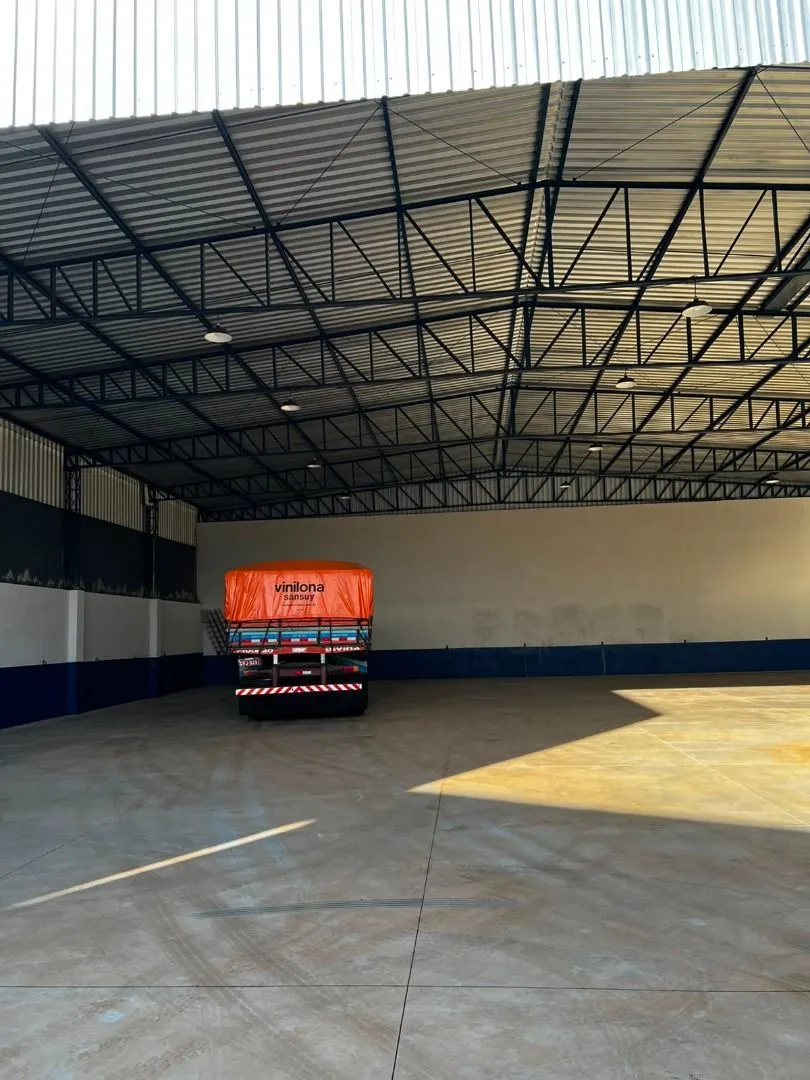 Imagem Galpão para alugar, 768 m² por R$ 6.500,00/mês - Planalto - Patos de Minas/MG