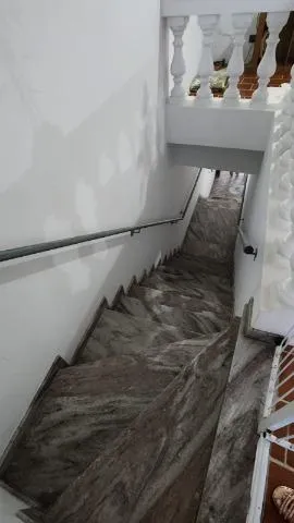 Imagem VENDA DE CASA NO JARDIM RINCÃO, EM ARUJÁ/SP, 381m², 2 quartos, sala de estar e jantar. CONSULTE-NOS
