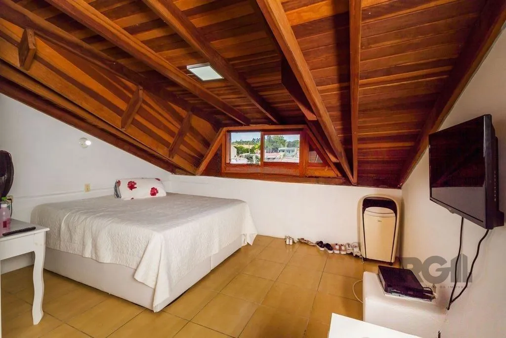 Imagem Casa de 117m² - 3 dormitórios e 1 vaga no bairro Hípica