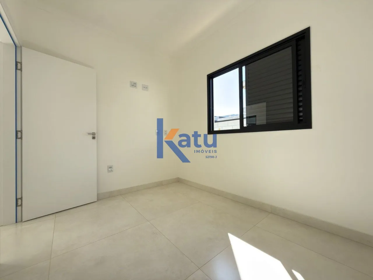Imagem CASA À VENDA NO CONDOMÍNIO RESERVA ERMIDA - JUNDIAÍ/SP

O imóvel possui 147 m² de área constru...