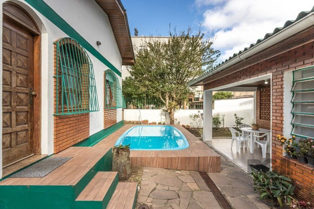 Imagem Casa no bairro Vila Ipiranga de 3 dormitórios e 3 vagas
