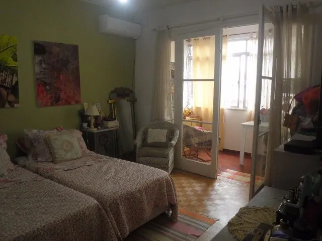 Imagem Casa para Venda - 330m², 4 dormitórios, Menino Deus
