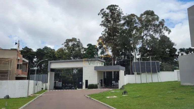 Imagem Terreno em Condomínio Fechado à venda no Bairro Alto Curitiba PR