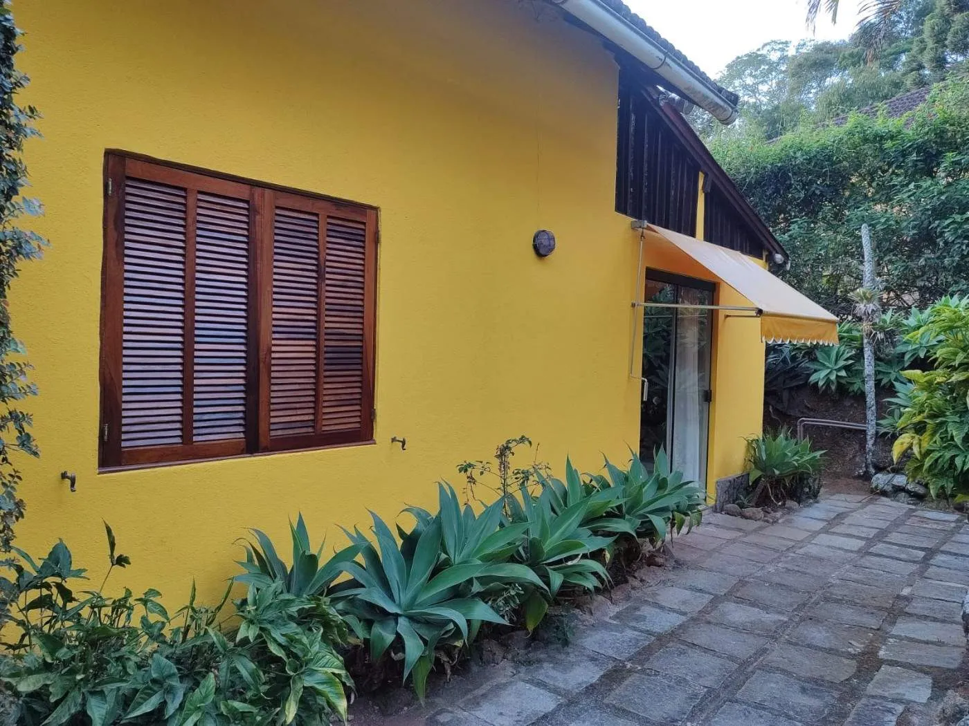 Imagem Casa para Venda em Petrópolis / RJ no bairro Samambaia