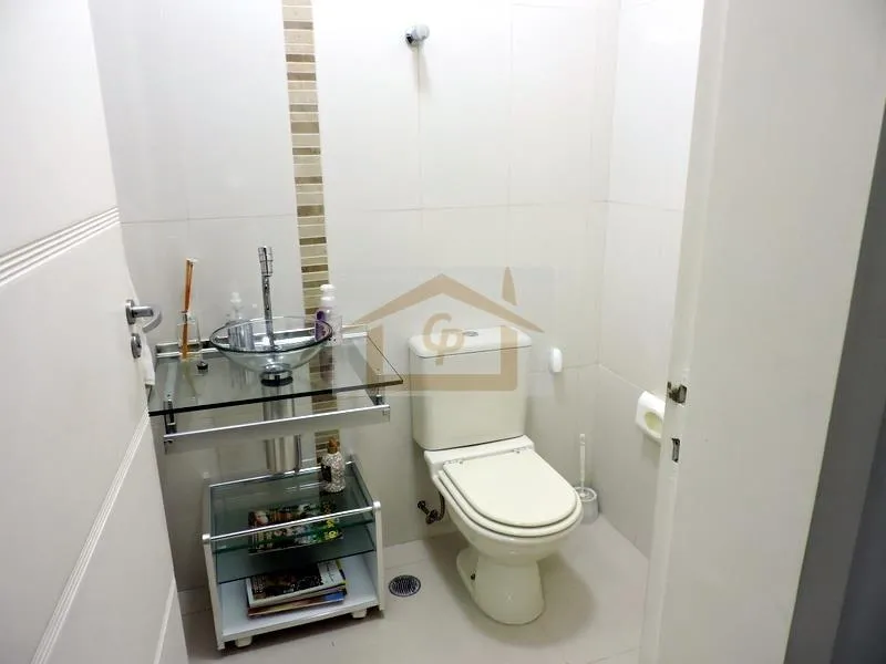 Imagem 3 amplas suítes repleta de armários, sendo duas avarandadas com vista espetacular, 4 vagas