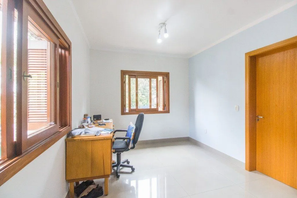 Imagem Casa para Venda - 380.83m², 5 dormitórios, sendo 1 suites, 2 vagas - Glória