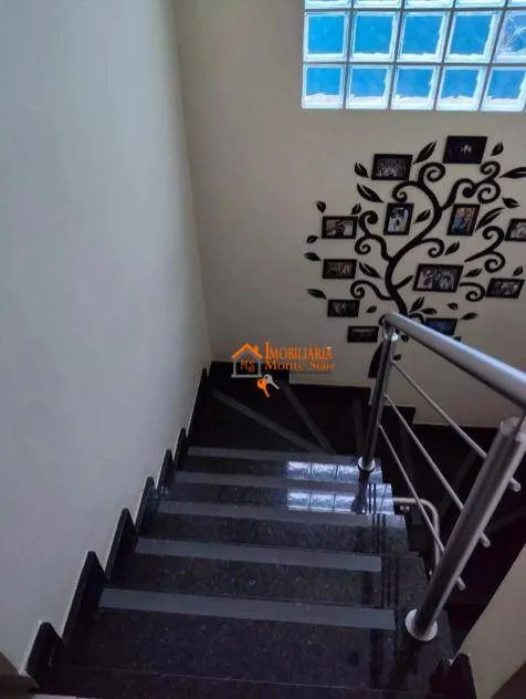 Imagem Sobrado com 2 dormitórios à venda, 280 m² por R$ 902.000,00 - Jardim Santa Clara - Guarulhos/SP