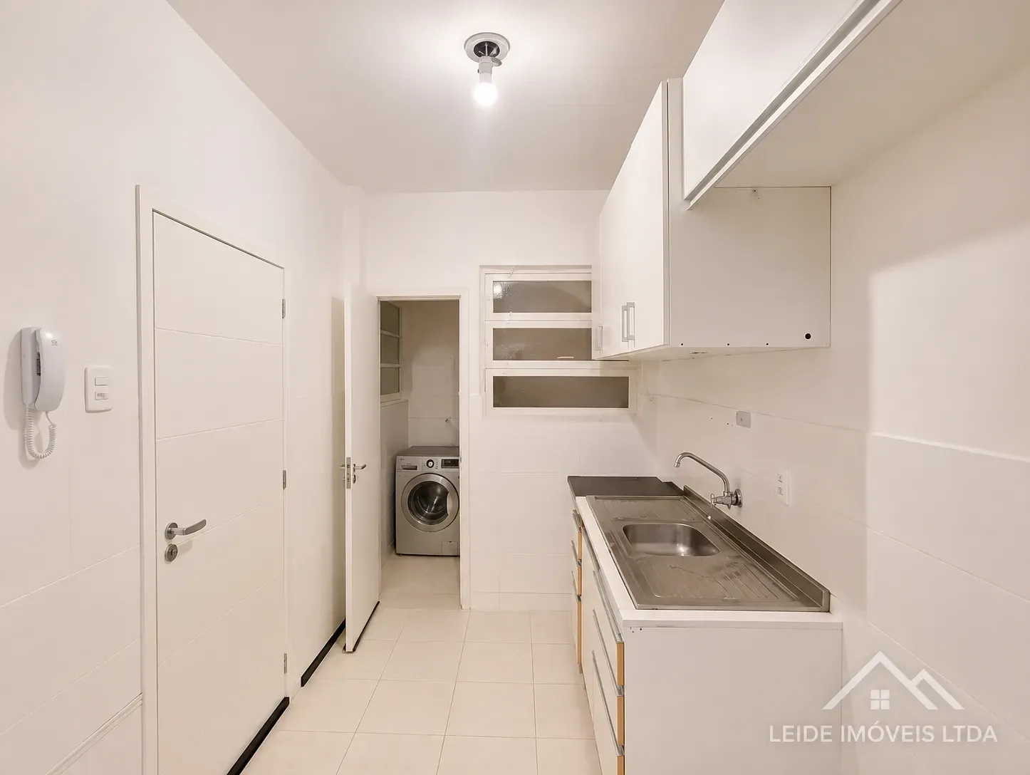 Foto do imóvel: Apartamento com 2 Quartos à Venda ou Locação, 46 m² em Centro - Florianópolis