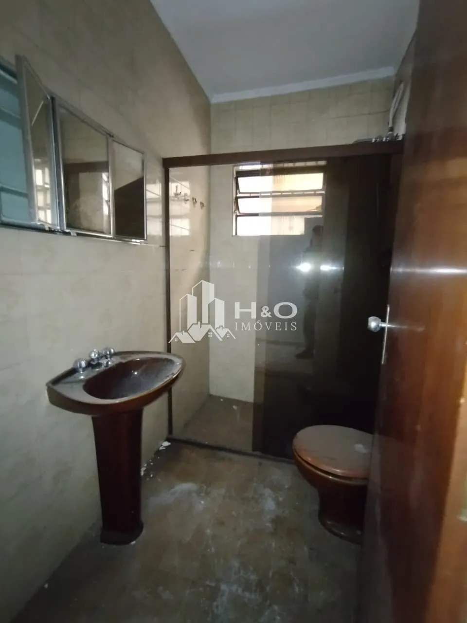 Imagem Casa ampla e muito bem localizada no bairro de Itaquera, próxima ao Shopping Metrô Itaquera e à Estação Corinthians‑Itaquera.