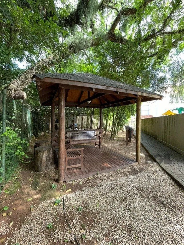 Imagem Apartamento de três quartos, suíte e uma vaga de garagem em condomínio com infra