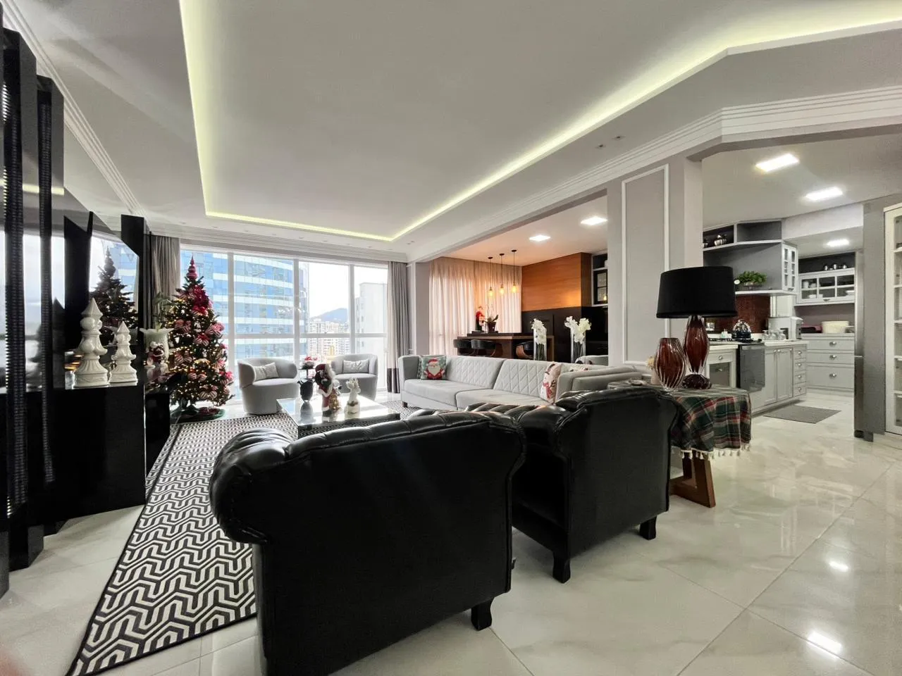 Imagem Apartamento com vista para o mar à venda com 197.9m2 por R$ 5.200.000,00