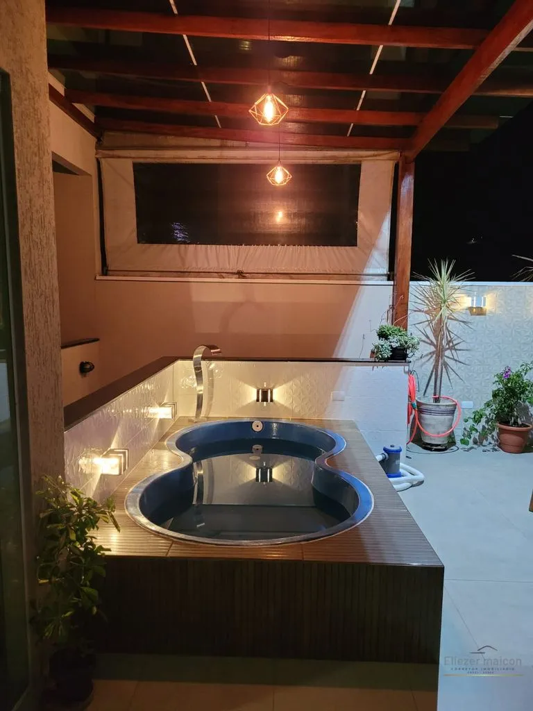 Imagem Casa à Venda com 3 quartos no bairro Caio Junqueira, Poços de Caldas - MG