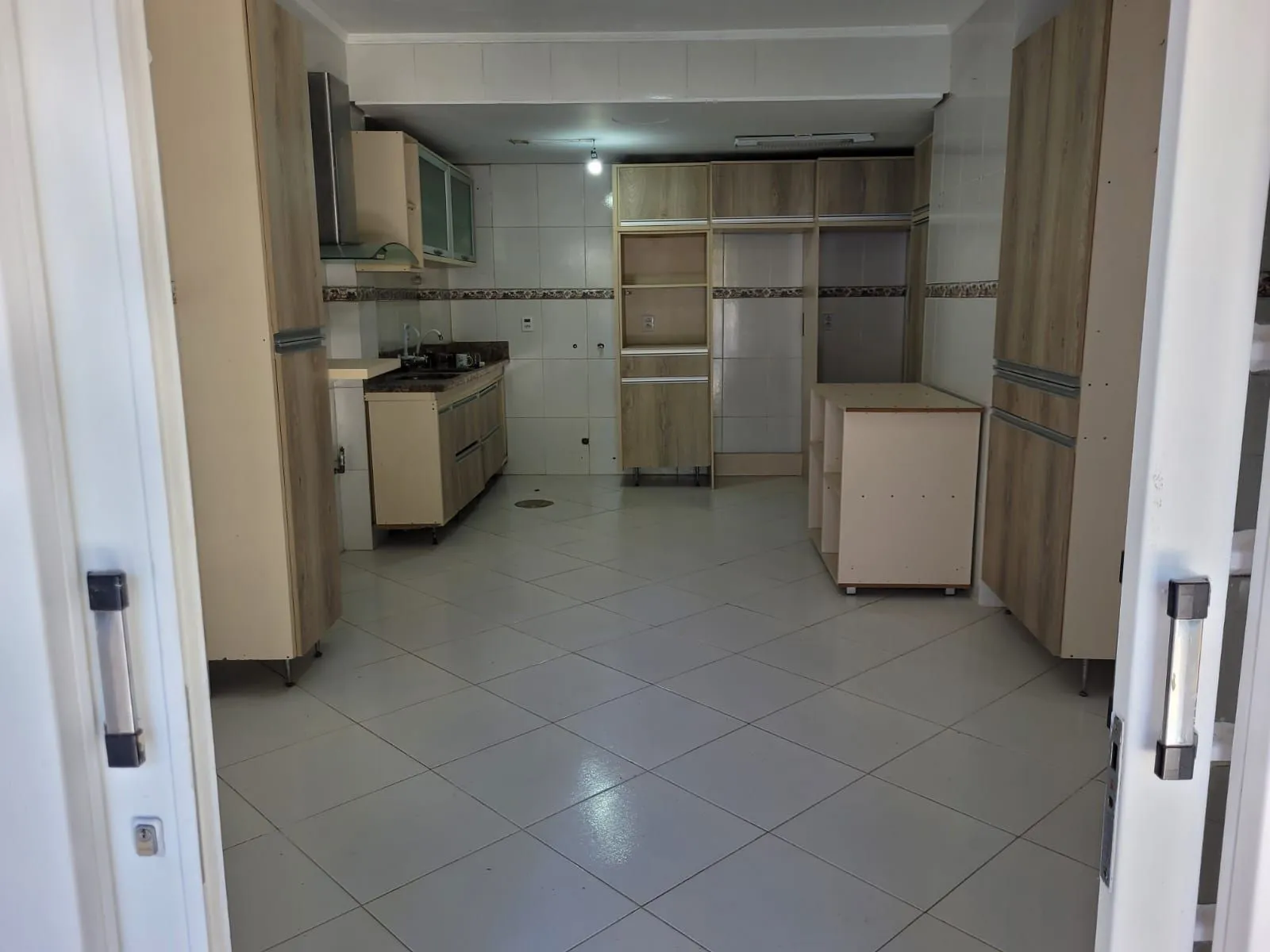 Imagem Casa no bairro Ipanema com 291 m² de área privativa e 8 garagens