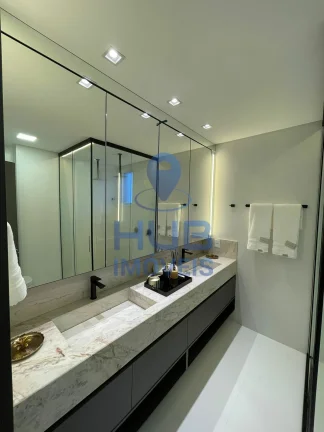 Imagem Cobertura com 3 dormitórios à venda sendo 3 suítes, 240 m² por - R$ 7.900.000,00 - Centro - Bal. Camboriú/SC