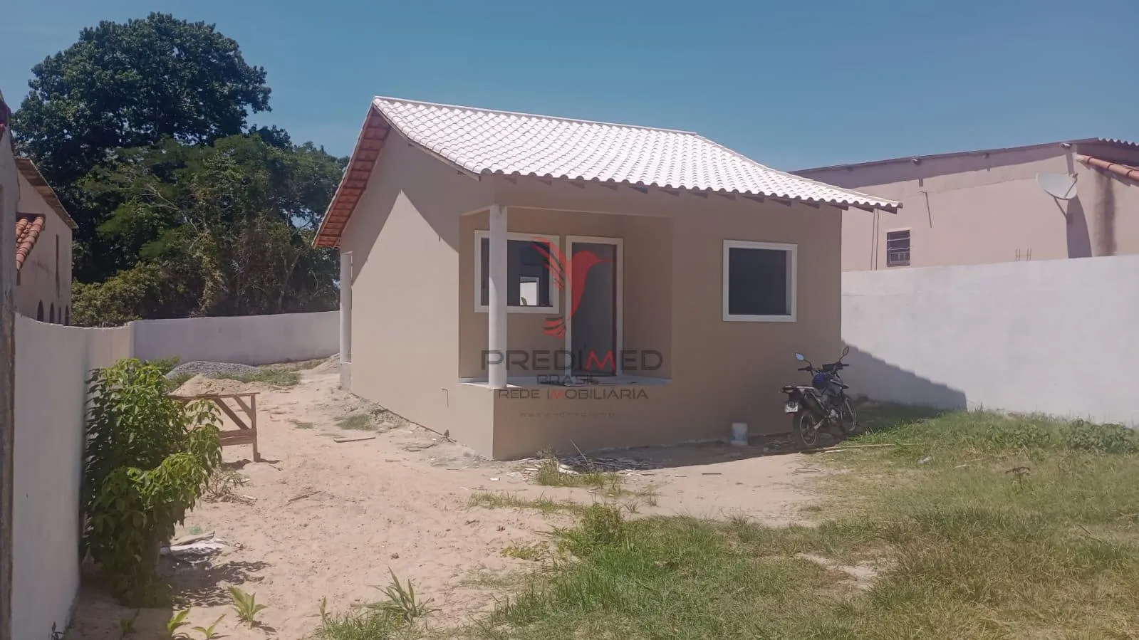 Foto do imóvel Excelente casa em Iguaba Grande, aceita financiamento, 2 Vagas, por apenas R$ 220.000 em Rua Paulo Lessa, 11 - Nova Iguaba, Iguaba Grande - RJ