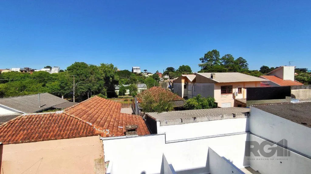 Imagem Sobrado Pronto, no Jardim Itu-Sabará: 2 Dormitórios, 1 Suíte.
