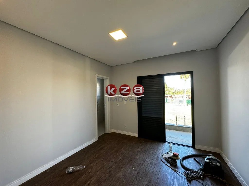 Imagem Casa de luxo para venda e locação em condomínio exclusivo de Valinhos-SP: 4 suítes, 3 salas, 6 banheiros, 4 vagas de garagem, 483m².